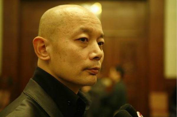 葛优把冷面胡诌的纪春生演绎得活灵活现,厚颜无耻,振振有词,瞎话张嘴