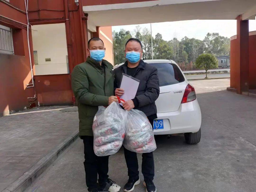 12月16日12月16日,万载县微爱公益志愿者协会已经完成潭埠镇新田教学