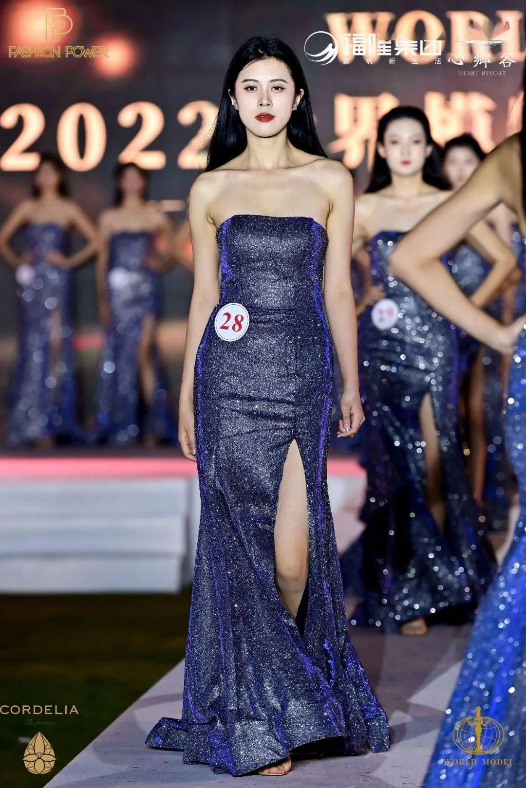 21级表演5班张瑜22级时尚表演与传播1班赵芸慧21级表演5班张瑶22级