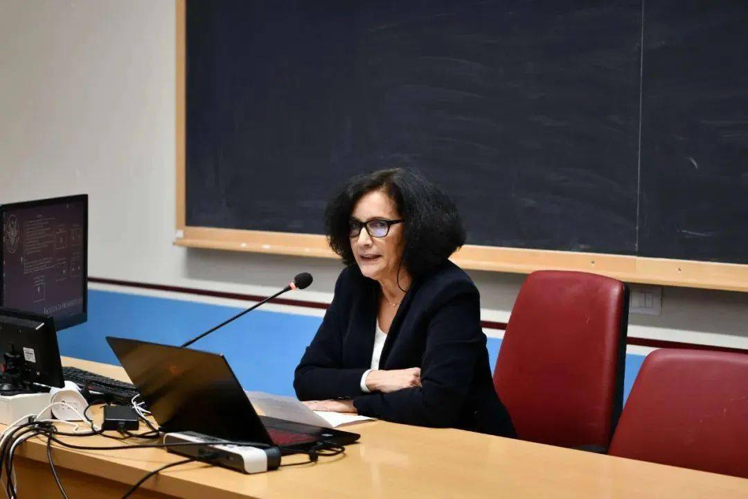 胡兰波社长结合自身留学经历,分享数十年来在意生活的