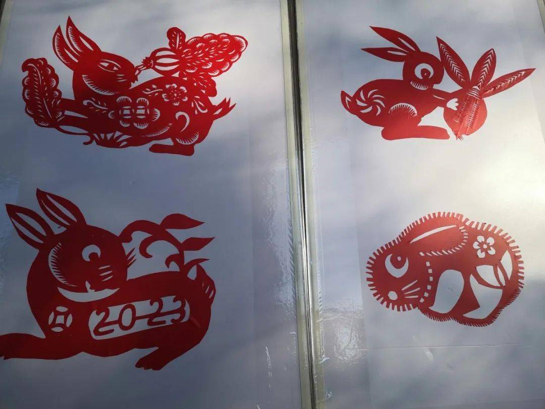"百兔迎新 艺展鸿兔"剪纸大师谢才华巧剪兔子迎兔年_创作_形象