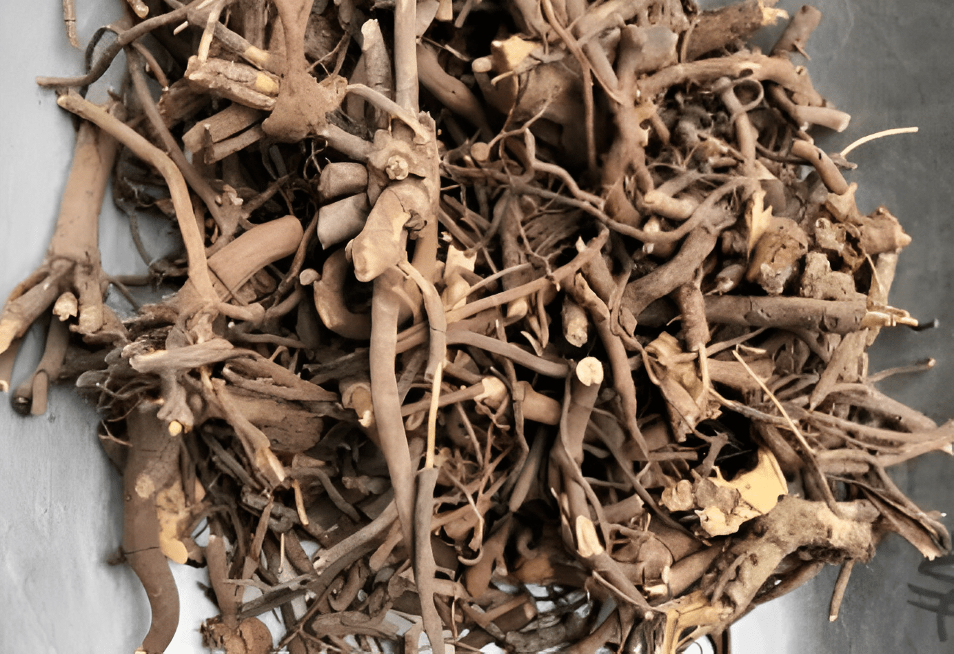 被誉为"肝炎草",堪称软黄金,在农村就有,你若能挖到就赚了!