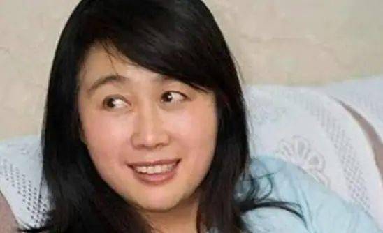 汪文华之后在央视主持起了《曲苑杂坛》这个节目,被观众赞为"大有生气