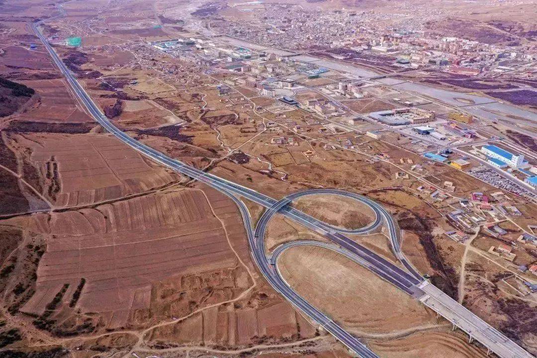 全面开工建设川汶高速,力争开工郎川高速,彭汶高速.