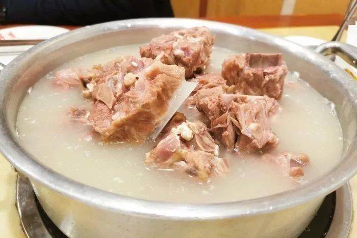 推荐:白汤羊蝎子人均:148元地址:西二环西便门西里7号楼1楼42,桂香村