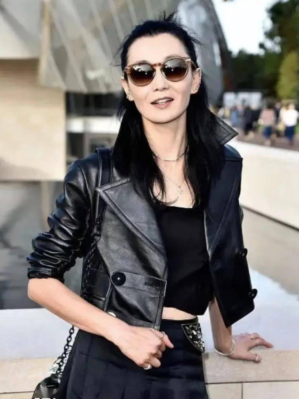 这影后什么情况_张曼玉_皮衣_风衣