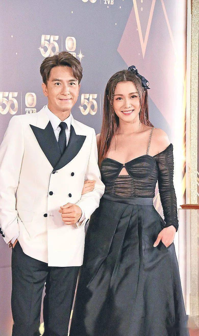 马国明汤洛雯晒钻戒 宣布订婚_喜讯_计划_女方