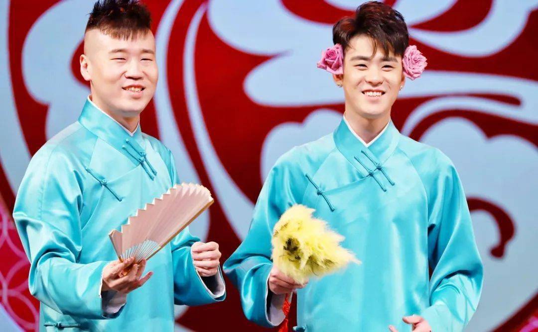 德云社六队团建,队长张鹤伦晒合影,为何阎鹤祥和杨九郎也在?