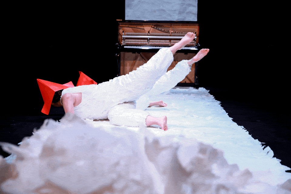 今日开票丨创意形体剧《纸先生萨蒂》邀你参加"撕纸秀"一起狂欢!