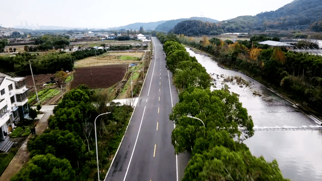 鄞里线(悬慈村-清源村)起于鄞江镇悬慈村与金陆村交界处,途径鄞江镇金