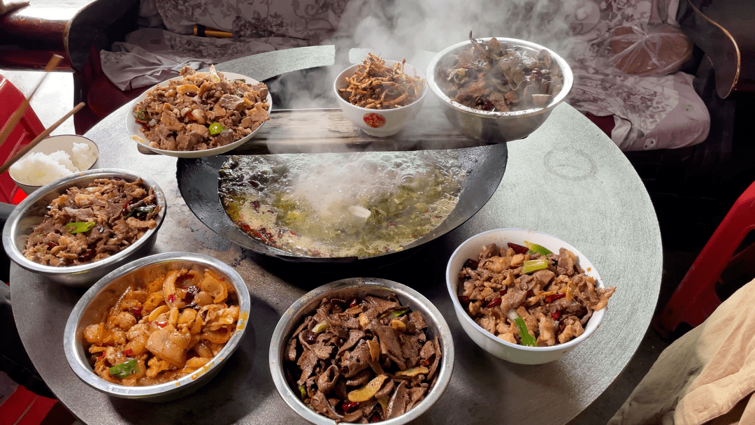 镇雄的“年”,从一顿“杀猪饭” 开始..._年味_时候_年猪