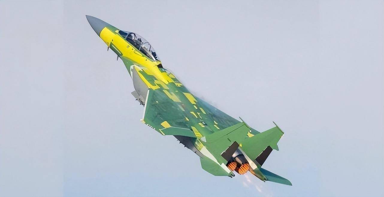 歼16与美军f15ex,顶流巅峰之战,谁更强_重型_空对空_搭载