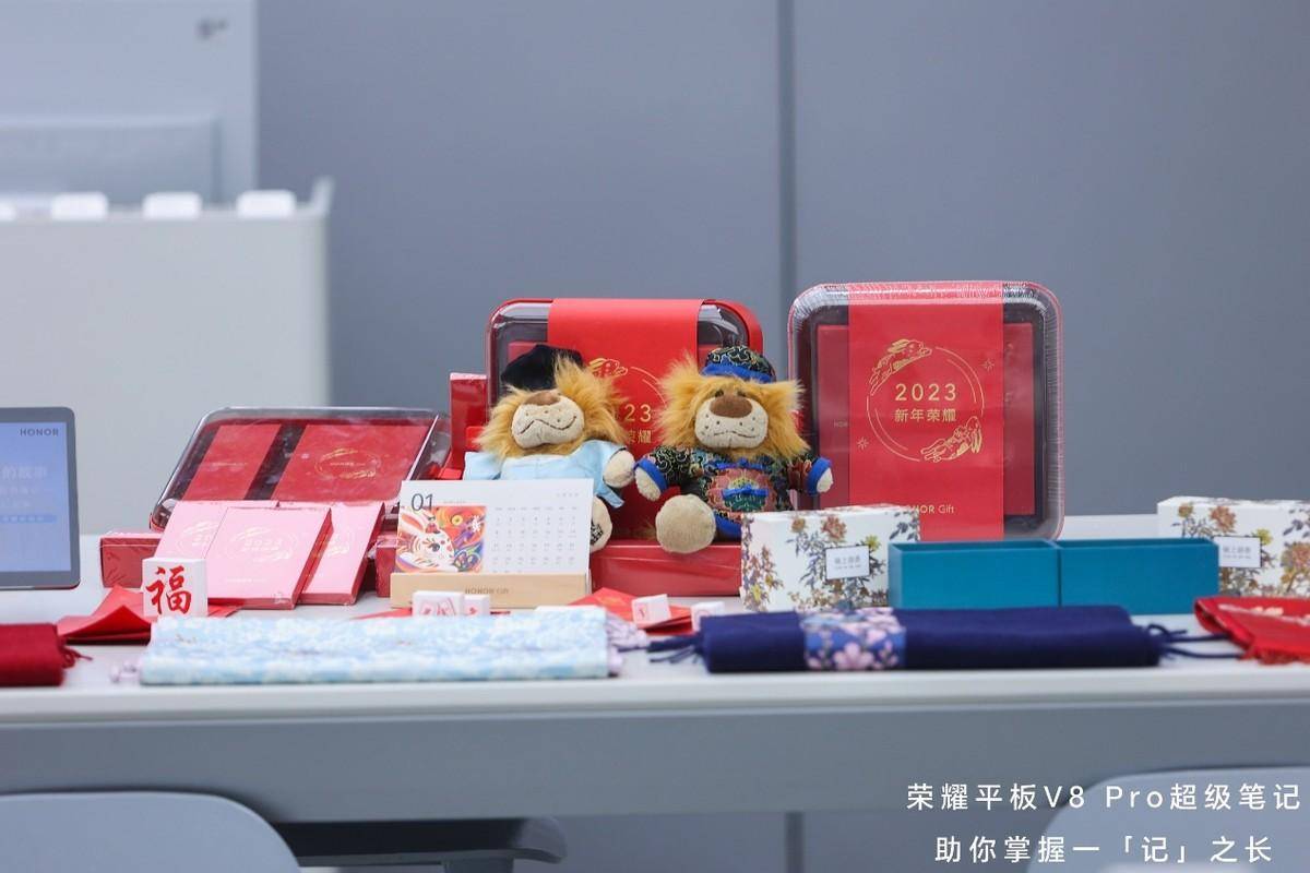 用平板记录"寸锦寸金"——南京云锦传承人吴颖分享非遗云锦背后的故事