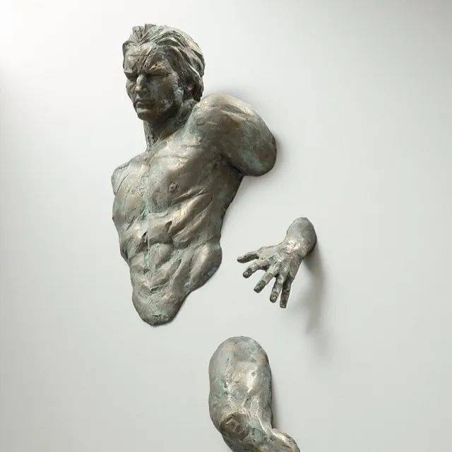 破墙而出的个性,艺术家普格利泽 强劲伟岸的男性人体雕塑_作品_想象力