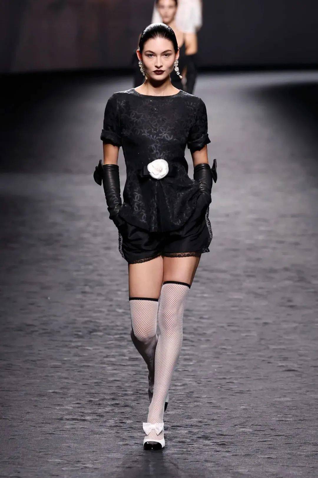 "魅力是毕生的追求" 香奈儿2023春夏高级成衣系列_paris_时装_chanel