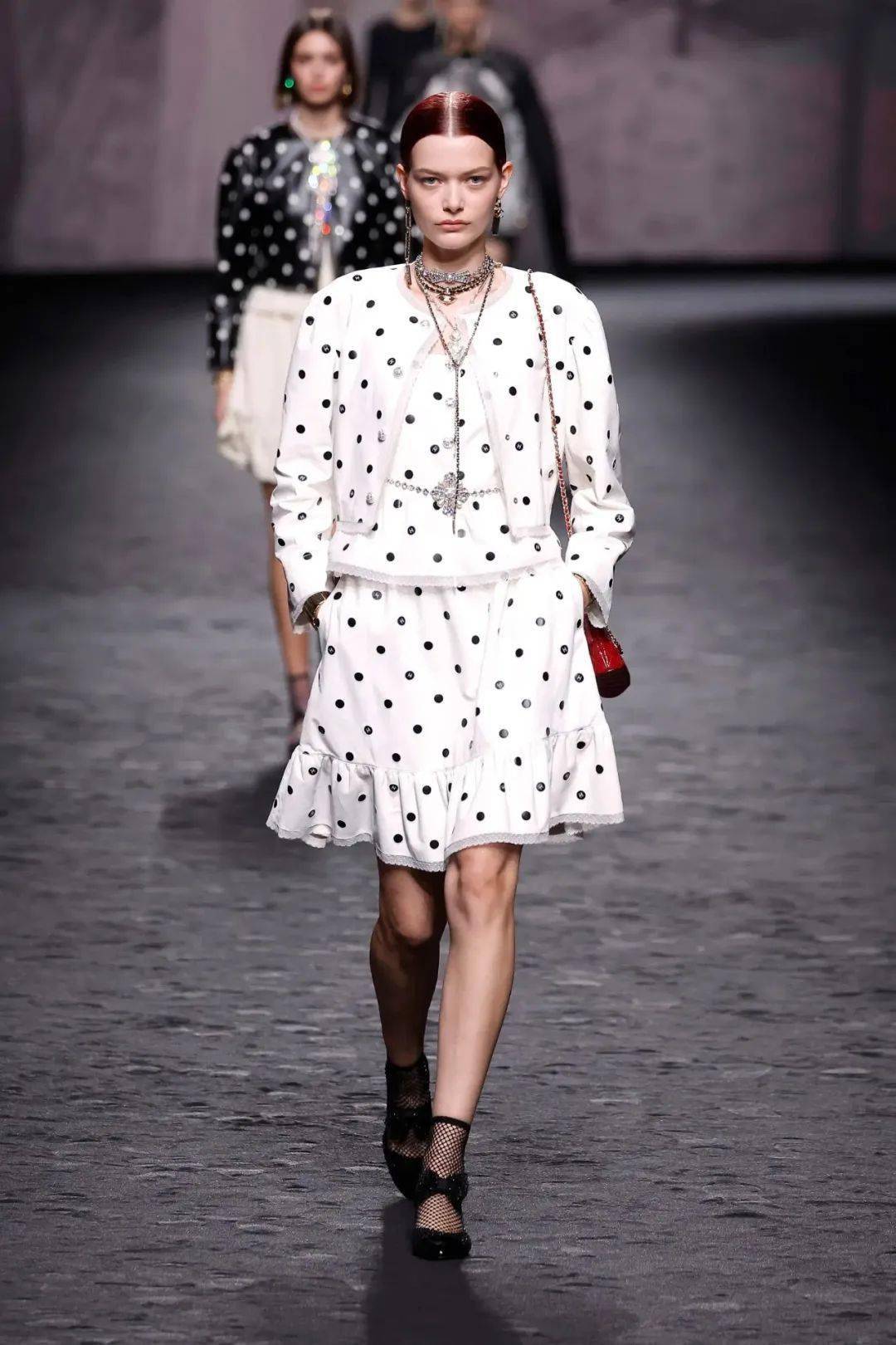 "魅力是毕生的追求" 香奈儿2023春夏高级成衣系列_paris_时装_chanel