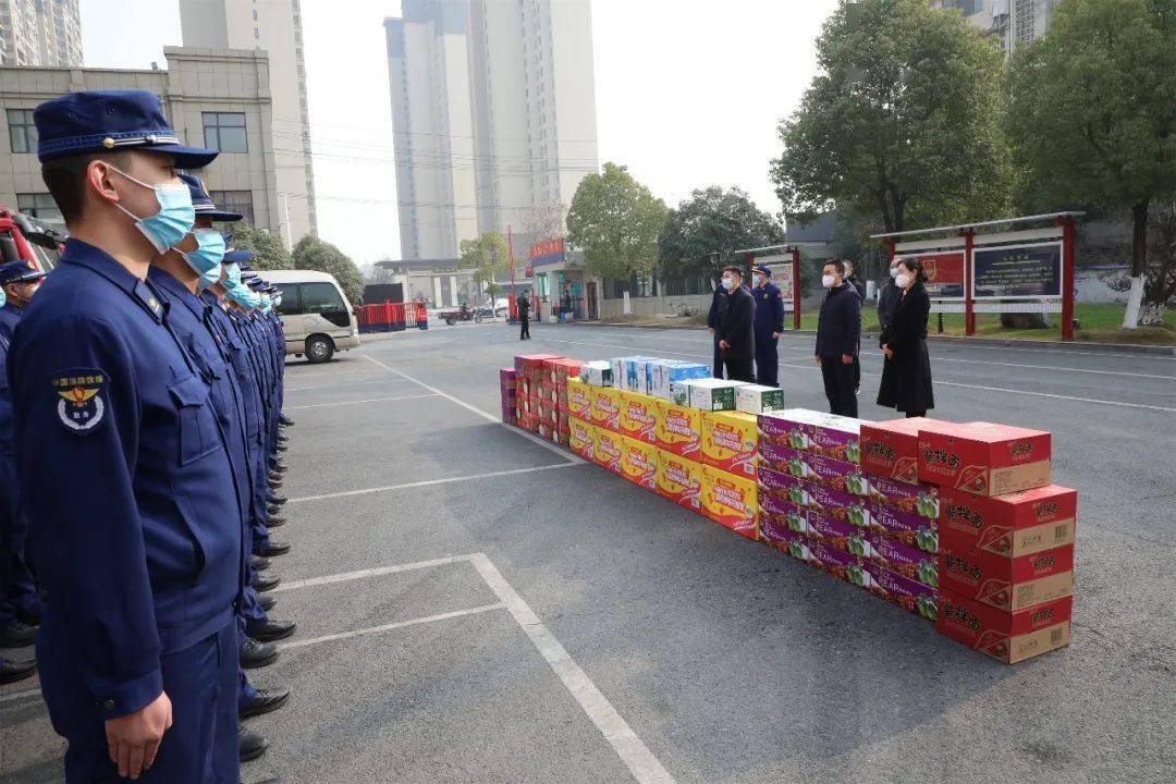 希望他们多向区委区政府提出宝贵意见,继续为曾都贡献才智