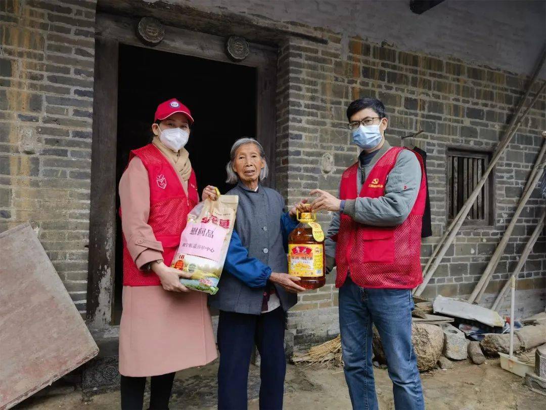 【文明单位】情满旅途,送暖纾困,南宁航道养护中心志愿者在行动_扬美