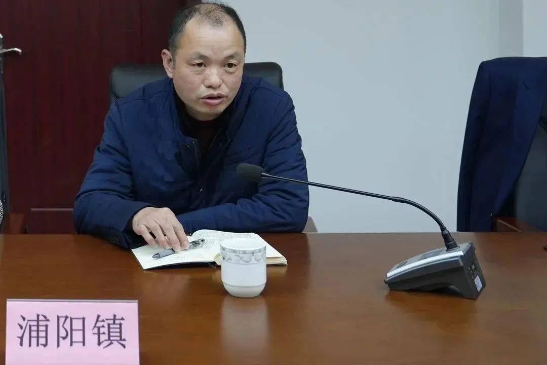 会上,区法院副院长赵建芳,区检察院副检察长赵桔水