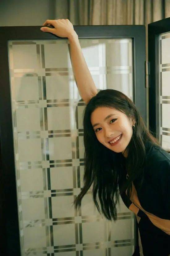 林一公主抱刘浩存,刘浩存乐得咧嘴大笑,小白花和大帅哥的cp你嗑吗?