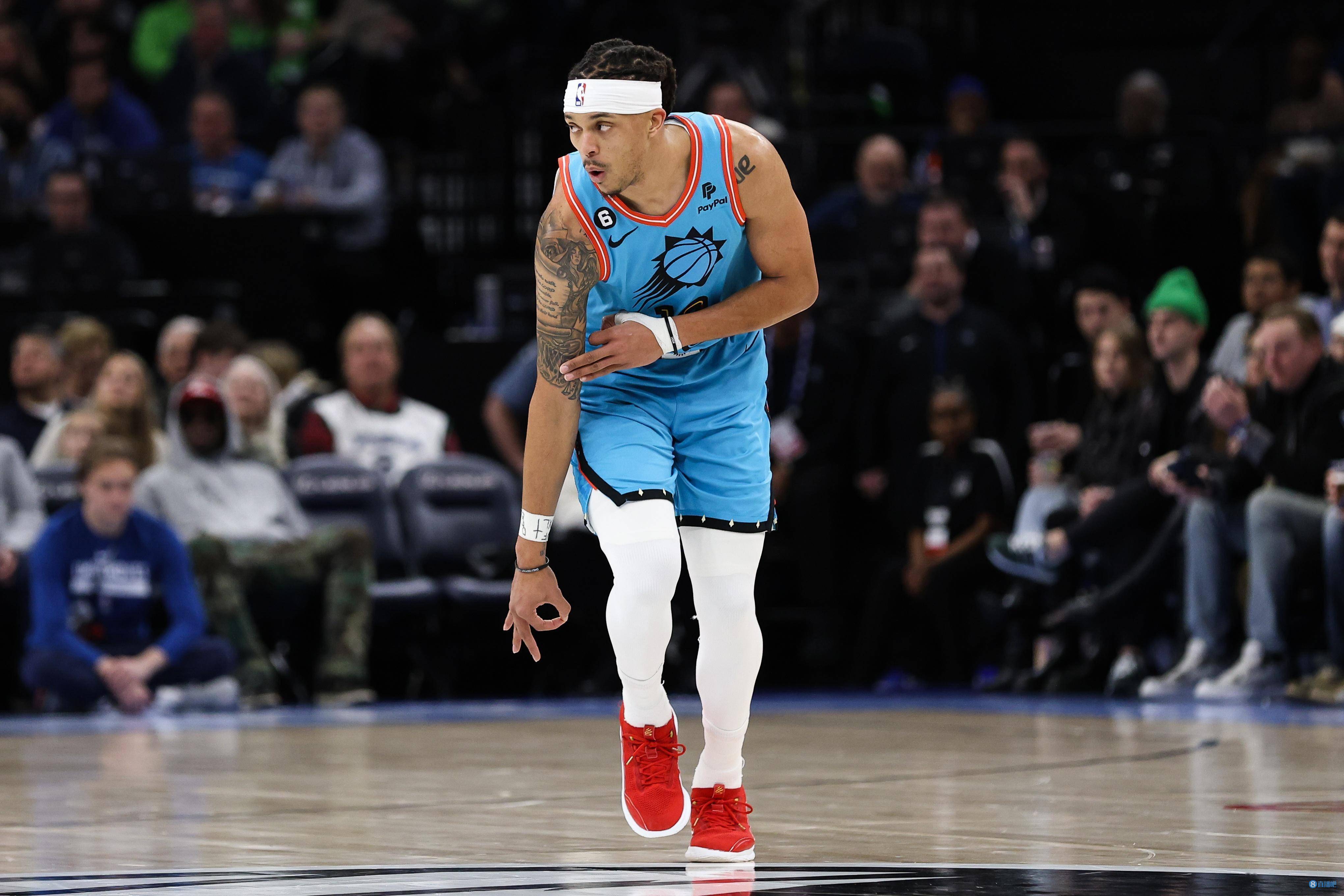 达米恩-李17中10砍下31分创生涯新高 三分球7投6中_太阳_比赛_直播