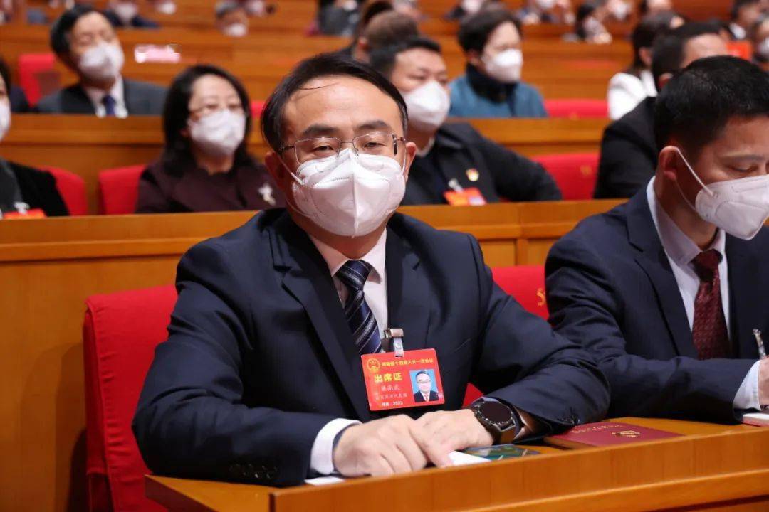 省人大代表梁高武:建议加快张家界—桑植输气管道开工建设,为重大项目