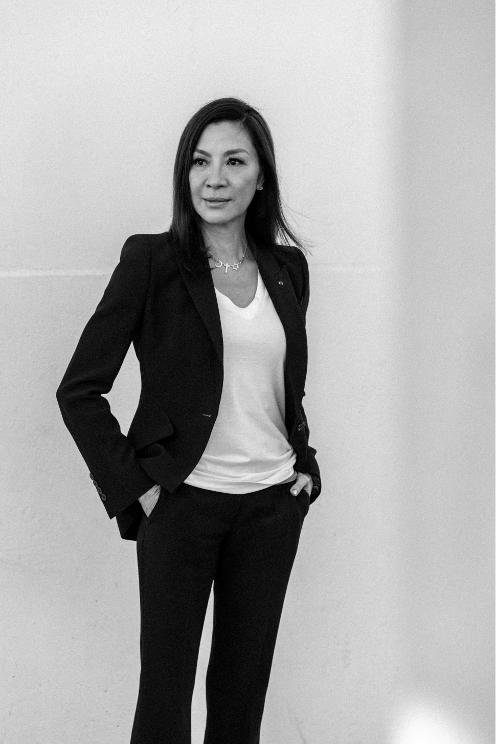 在金球奖让所有人"闭嘴"的杨紫琼,已经打了40年_女性_亚裔_父亲