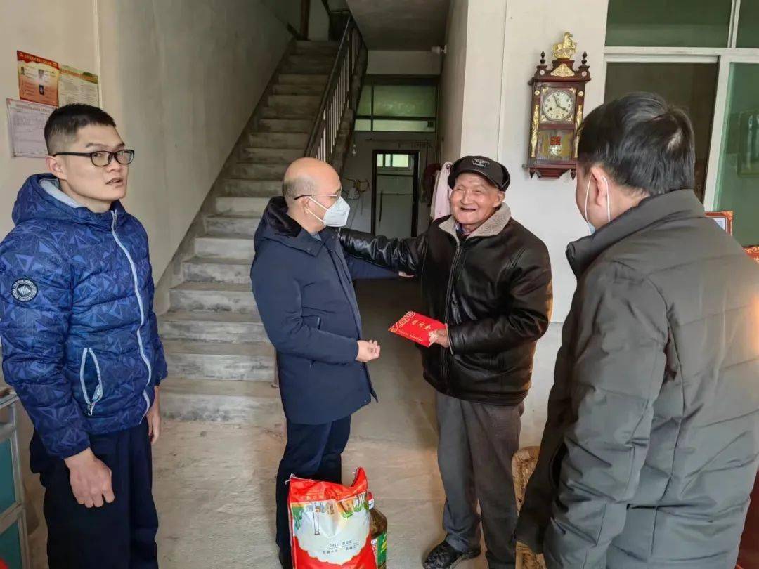 蓝晓植强调,富城乡党委,政府要严格落实各项政策,主