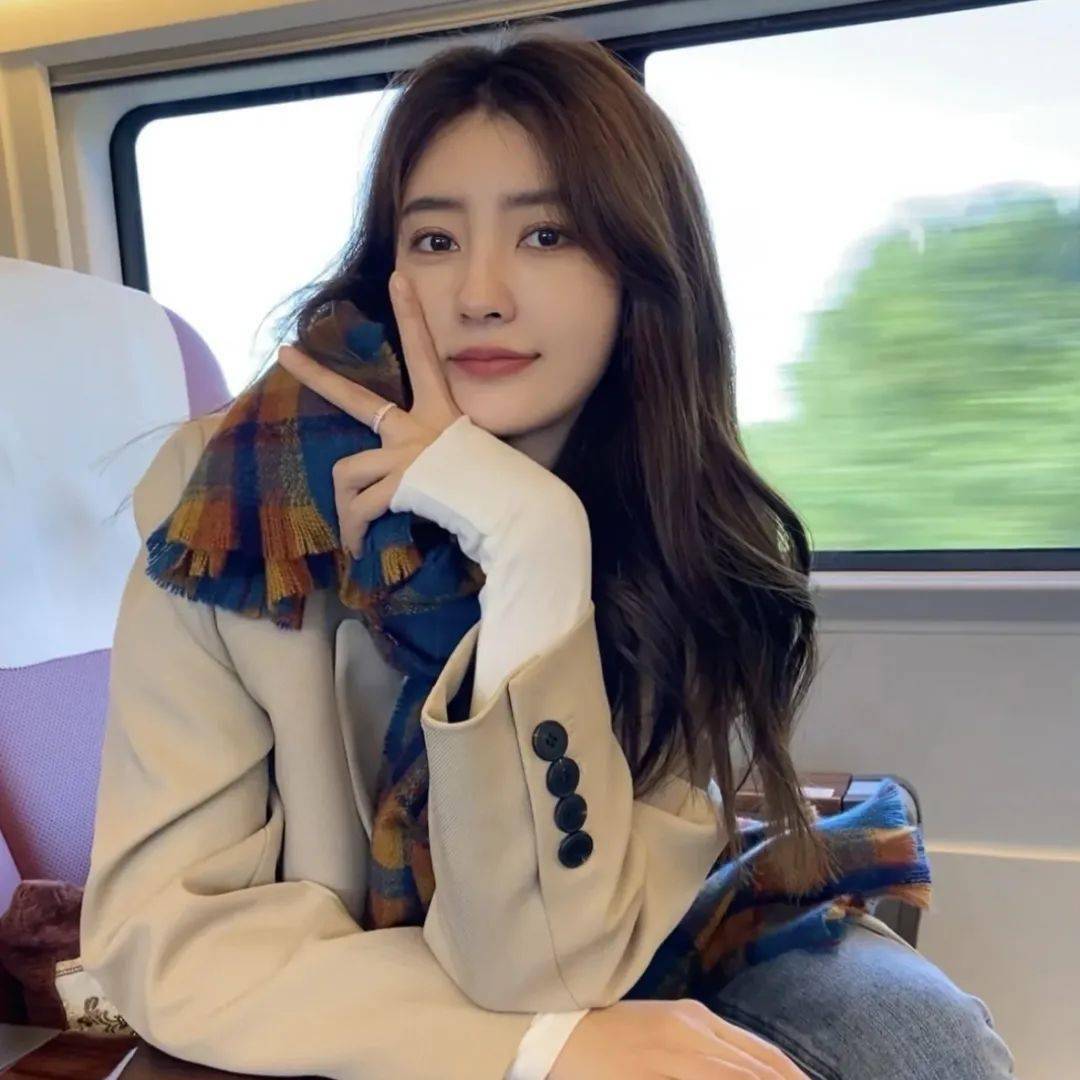 为什么"长马脸"女孩,更受直男欢迎?_姐妹_中庭_刘海