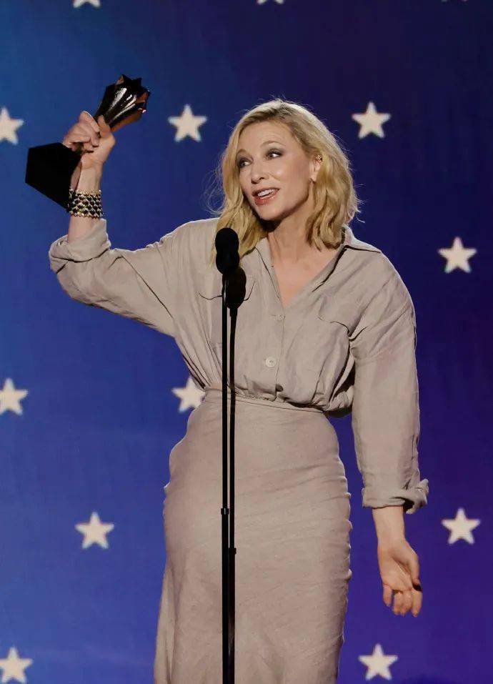 jeremy allen white安东尼·斯塔尔塞巴斯蒂安·斯坦jennifer