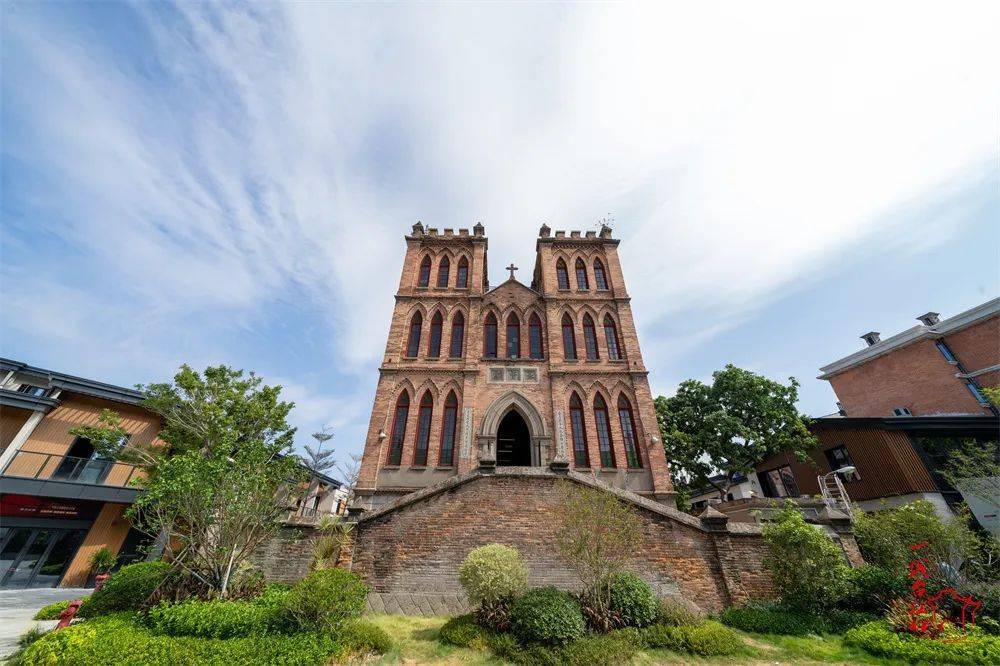 苍霞基督教堂在福街,台江致力于将特色非遗美食文化转化成"福"文化