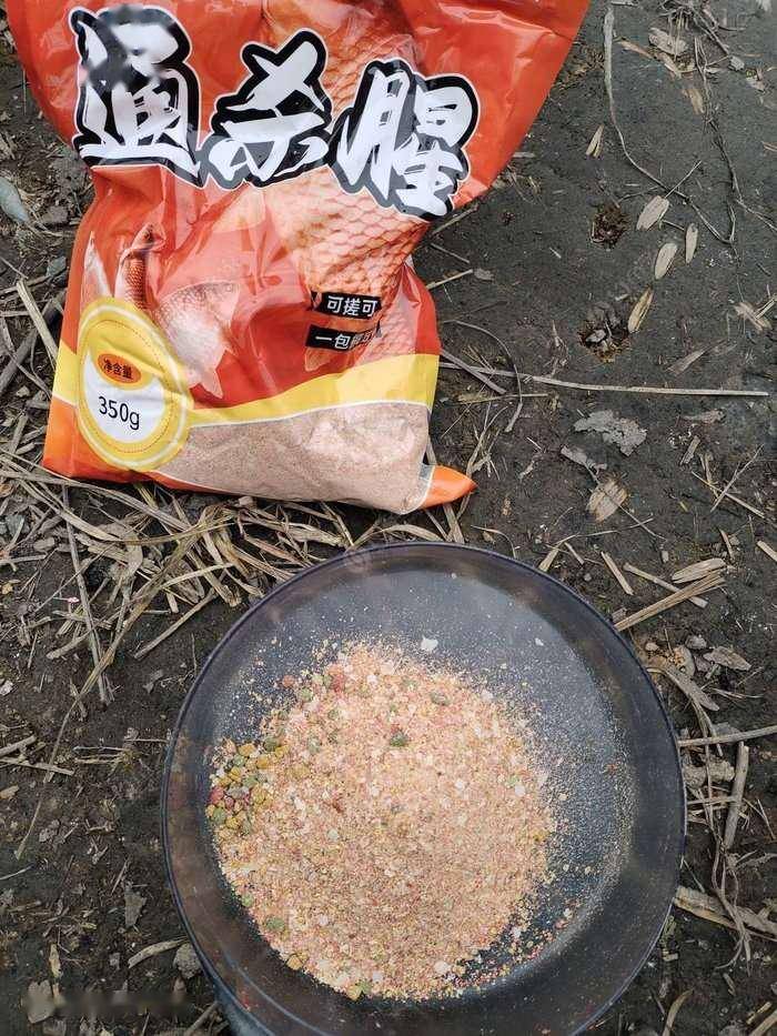 冬季钓鲫鱼开拉饵技巧,爆护就靠它_饵料_状态_鱼儿