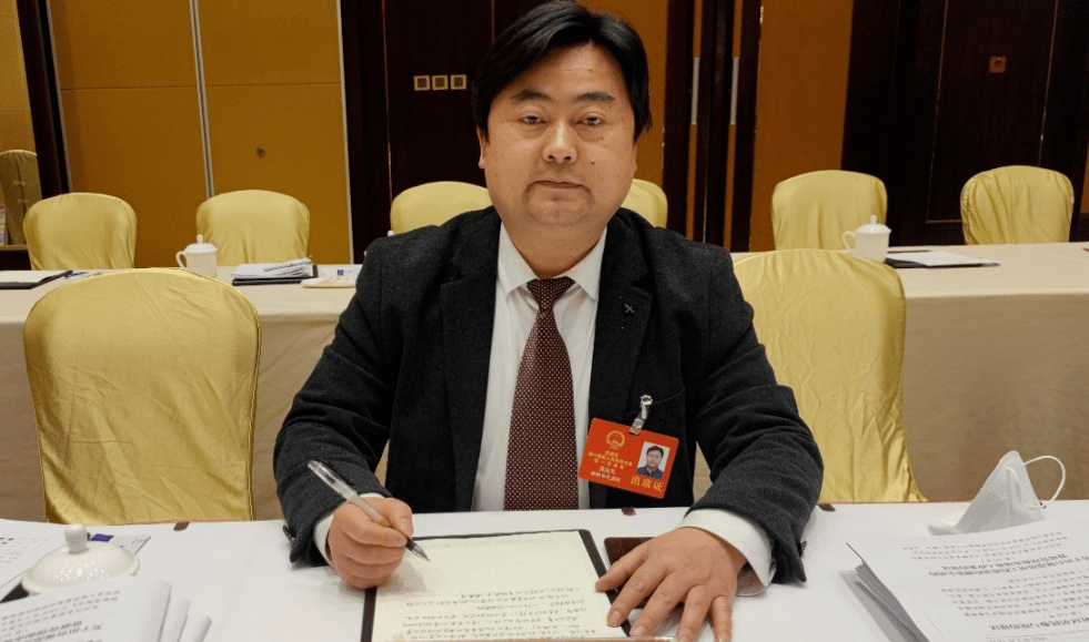 五河县五河小学党支部书记,校长花友礼在《政府