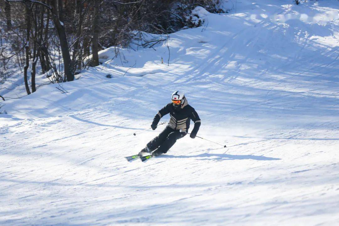 初二 北大湖滑雪度假区丨粉雪顺滑,开启新一年的快乐旅途!