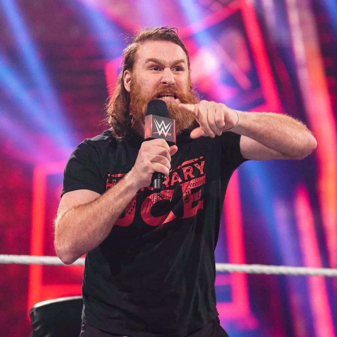 raw30周年庆上血统剧本被改变原因曝光,萨米辛接受采访表示自己加入