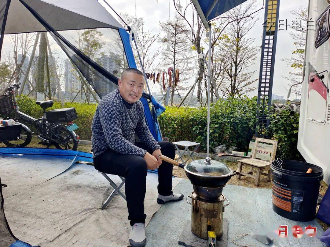 众多外地游客开房车到电白过春节_大哥_来自_凤凰湾