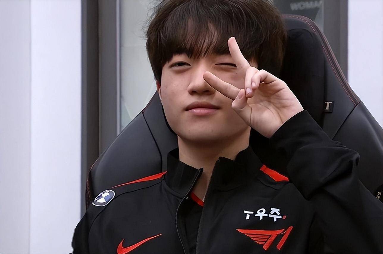 t1出了个k博士,用滑板鞋都能打辅助,faker对他赞不绝口_队友_射手