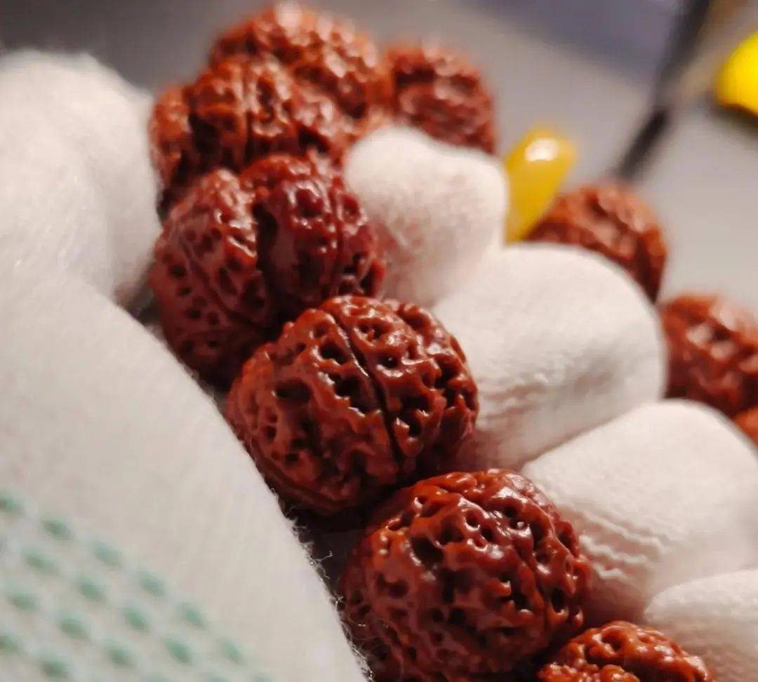 金刚菩提盘玩的终极目标"牛筋红",到底是如何做到的?_文玩_密度_后期