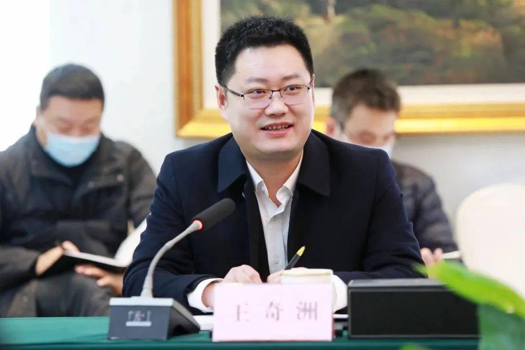 王奇洲县长点赞万丰在"大交通"领域所取得的成绩