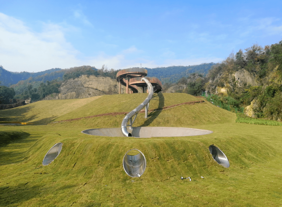 九龙坡山田路云峰寺(矿山公园位于云峰寺对面)目前公园内配套