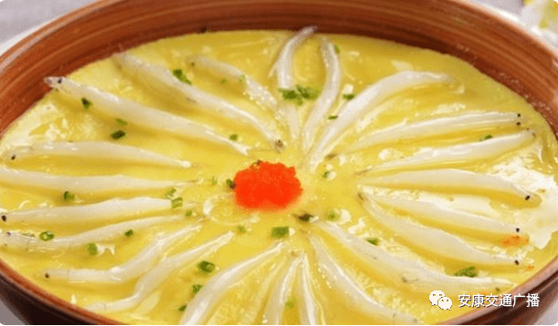 清蒸鸭嘴鱼红烧红尾鱼汉江香酥小鱼莲蓬鱼绞股蓝汆鱼丸特色鲜明,风味