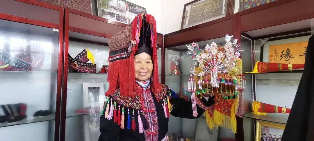 华江瑶胞的这项技艺真是绝了_刺绣_反面_邓正姣