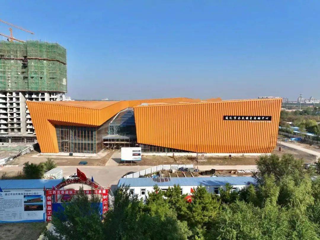 33 m05,设计使用功能主要包括:篮球场地,排球场,羽毛球场地,乒乓球