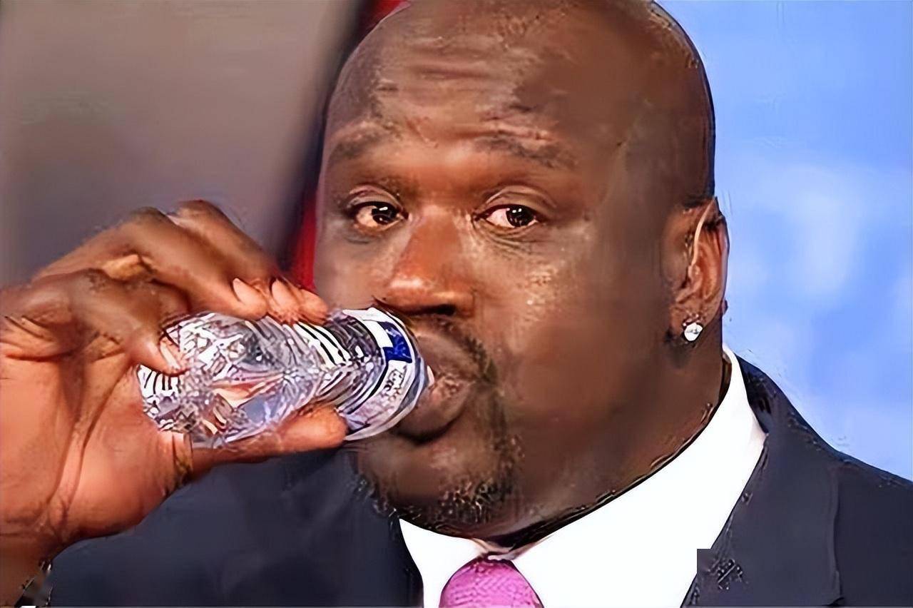 平常的物件到奥尼尔手里都缩小!