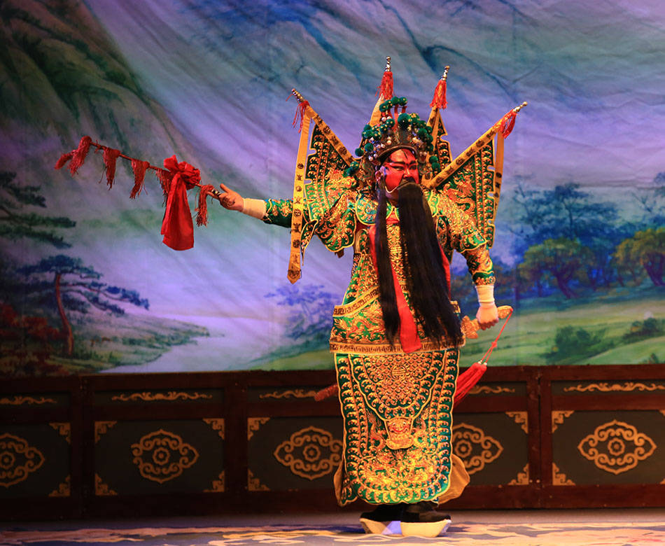 "杨波这个角色,是一个忠臣良将,他始终以爱国,救民为自己的使命,保证