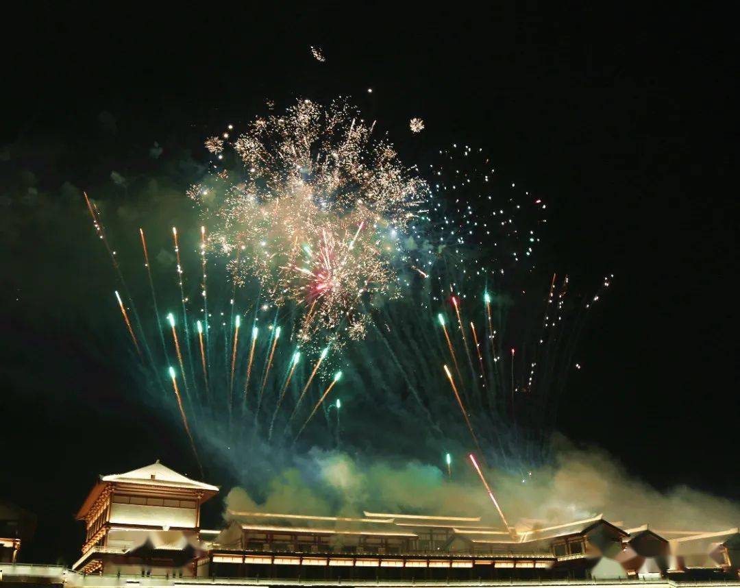 北大河市政广场鼓楼与您共享!