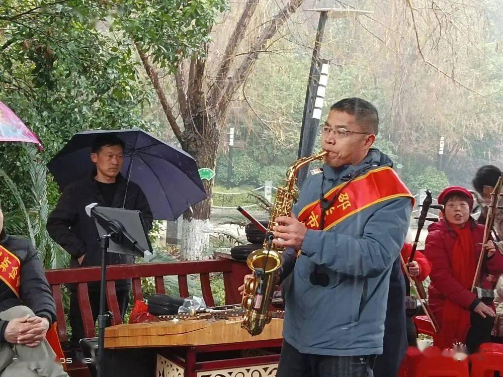 獨奏《西海情歌》架子鼓《你怎麼說》獨奏《午夜的薩克斯》這場音樂會