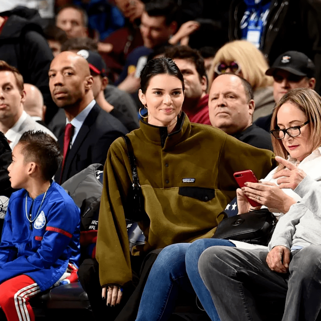 如果要总结的话,这种魔力首先在于它的面料——摇粒绒(polar fleece).