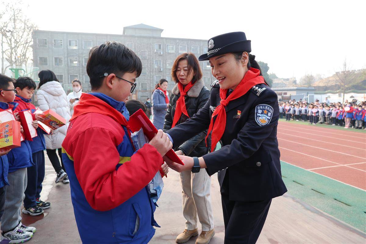 为孩子播下“警察梦”的种子,这场开学典礼超励志!_少年_获奖_征文