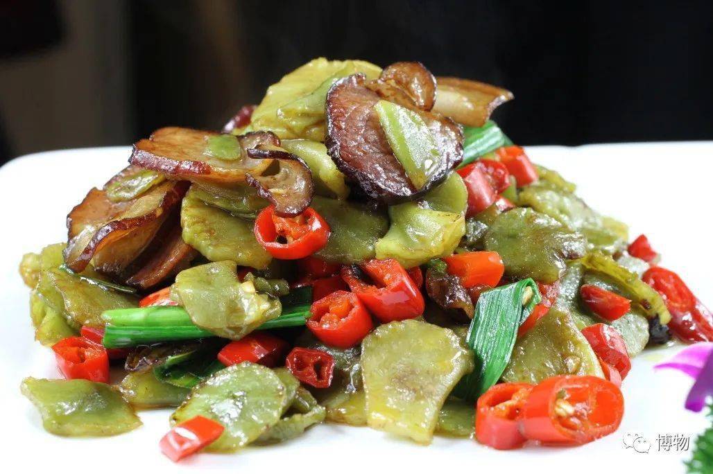 莴笋干炒腊肉,牙口好的人才爱吃所以,如果你买到的是优质贡菜,或者是